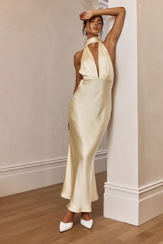 Women's Comfortable Lounge Garments Street Chic Discounts Italia Azure Halterneck Maxi Dress Butter Women's Comfortable Lounge Garments Street Chic Discounts Italia Azure Halterneck Maxi Dress Butter