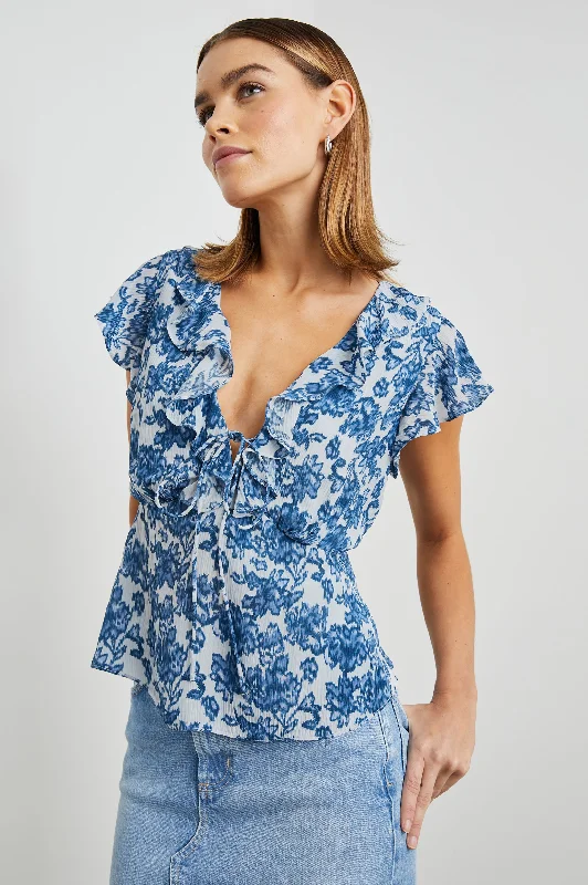 Boutique Styles CARMINE TOP - CHAMBRAY FLORAL